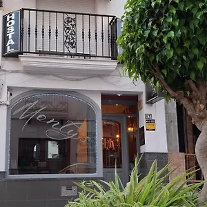 https://hostal-montys.hotelsinnerja.org